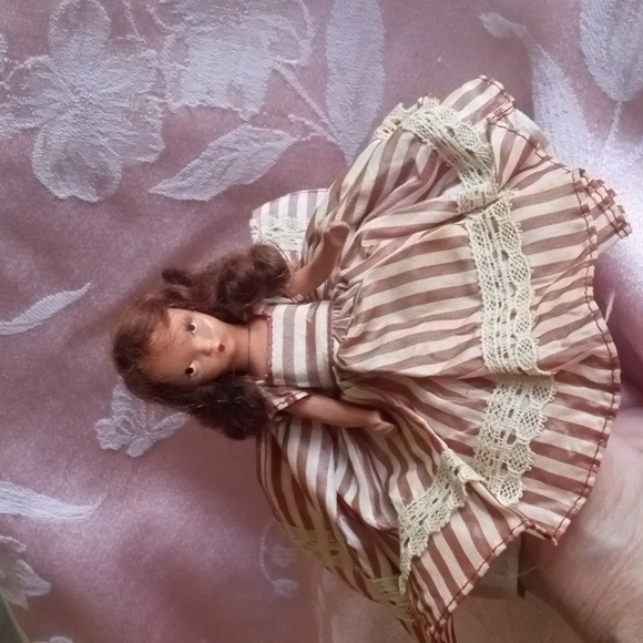 Collectible VINTAGE Story Book Doll Stripe Dress , Plastic Jointed Doll - Picture 12 of 12